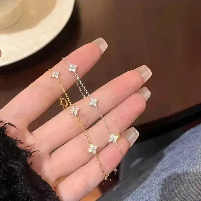 Bracelet Fleur à Quatre Feuilles en Zircon pour Femme Acier Inoxydable Doré