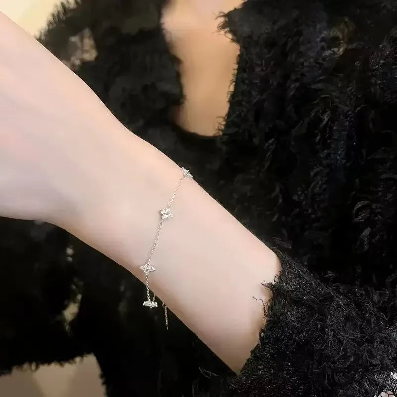 Bracelet Fleur à Quatre Feuilles en Zircon pour Femme Acier Inoxydable Doré