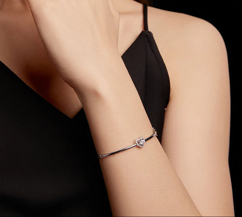 Bracelet Cœur Creux 0.5CT Moissanite en Argent 925