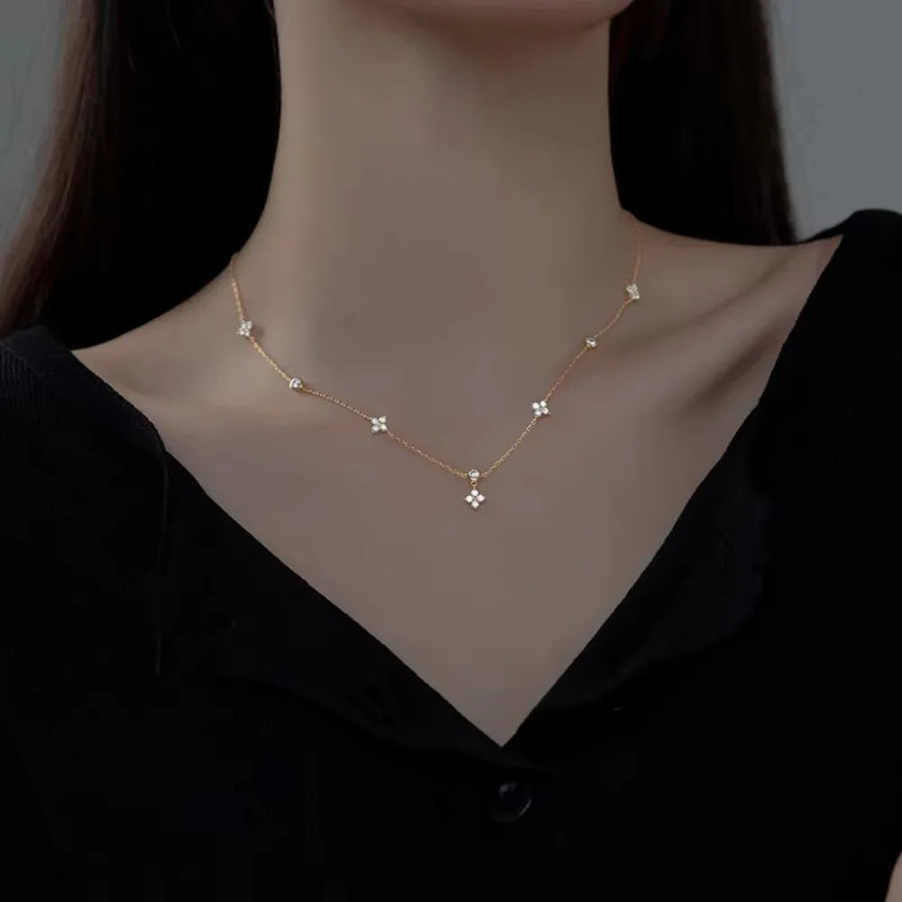 Bracelet Fleur à Quatre Feuilles en Zircon pour Femme Acier Inoxydable Doré