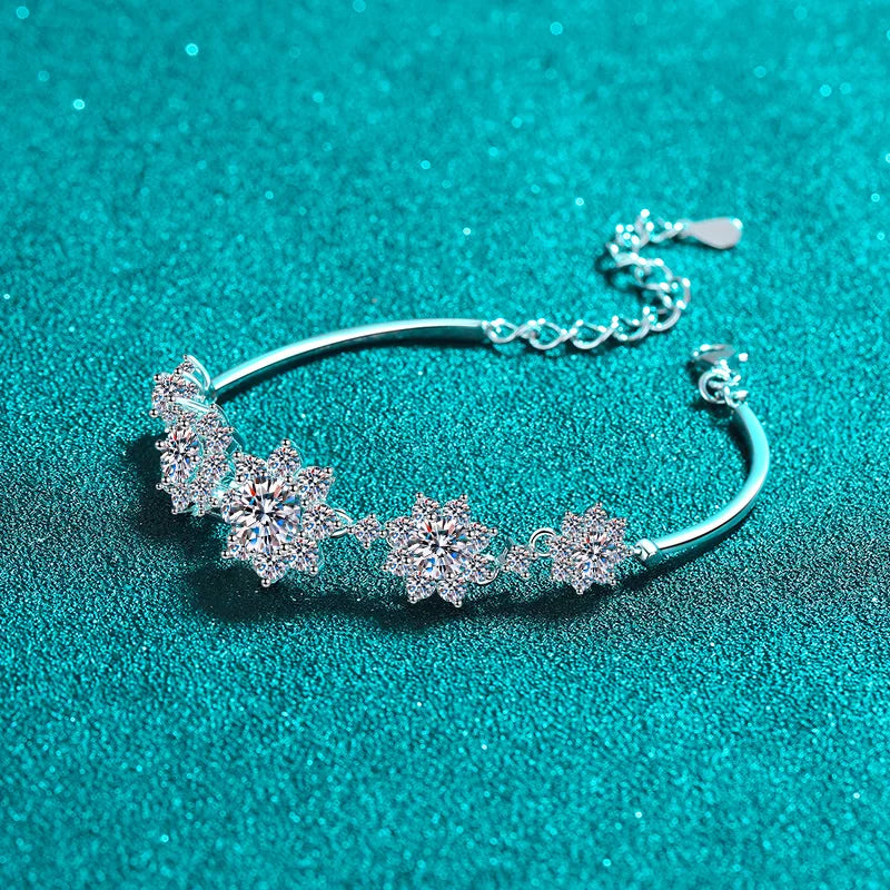 Bracciale con fiori di moissanite da 2,6 ct in argento 925