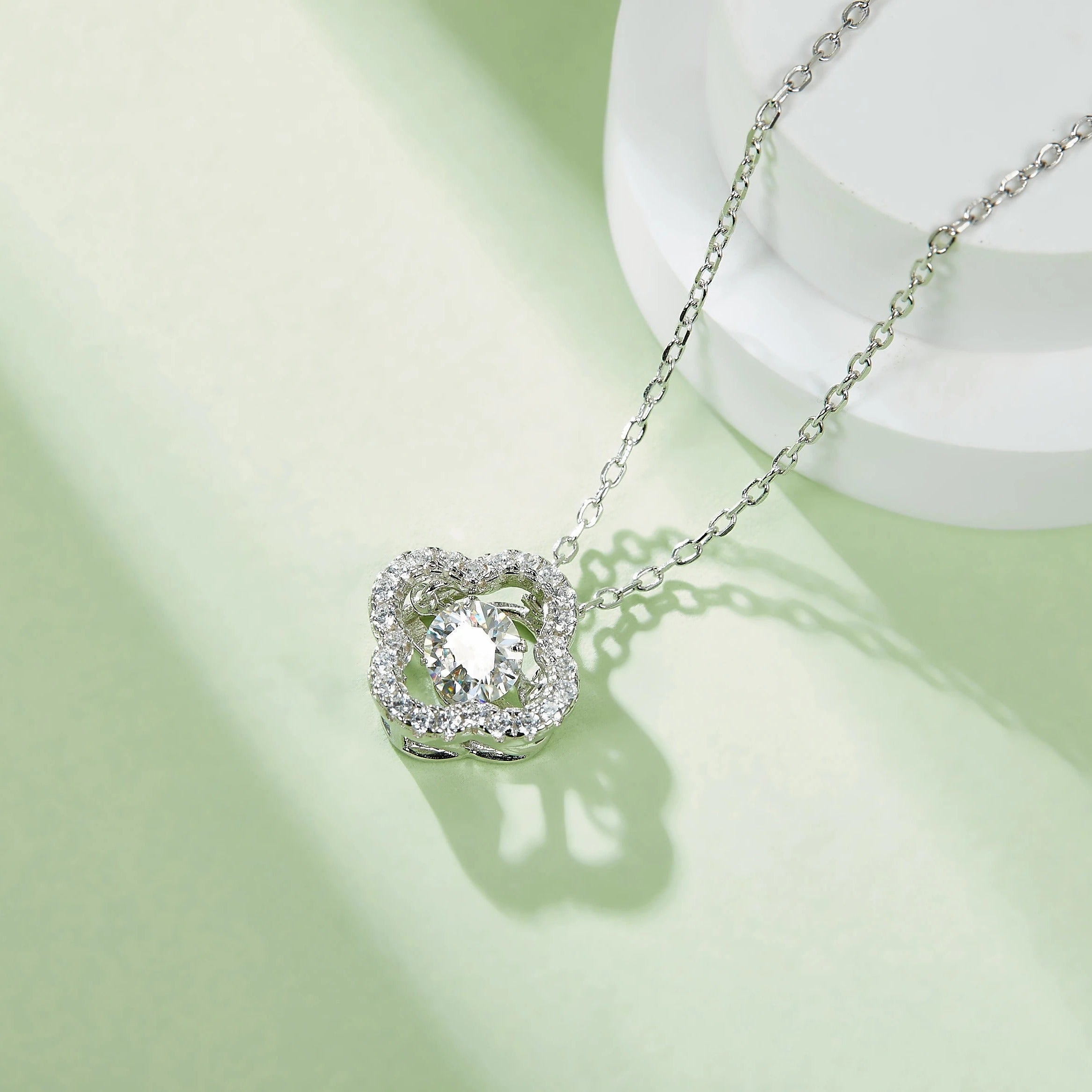 Halskette aus 18 Karat vergoldetem S925-Silber mit 1,0 Karat eingelegtem Moissanit